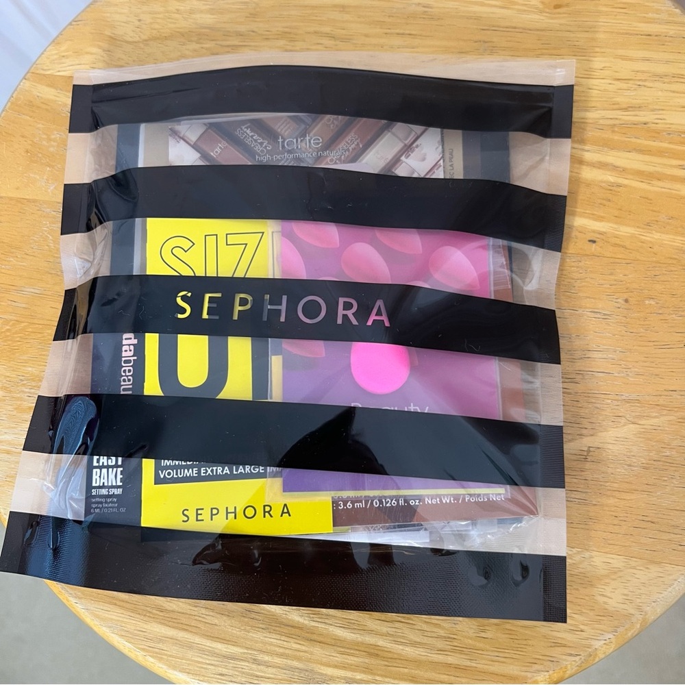 NWT Sephora Concealer Sampler Beauty Bag